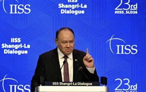 当初大放厥词抹黑雪中送炭的中国！菲高官满嘴狂话踩碎他国善意，如今本国遭遇7.9级
