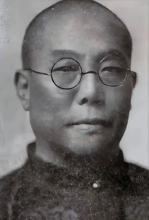 戒备森严伪市长府邸，无受训普通仆人持刀锄奸，上海滩头号汉奸命丧枕边
 
聊起抗战
