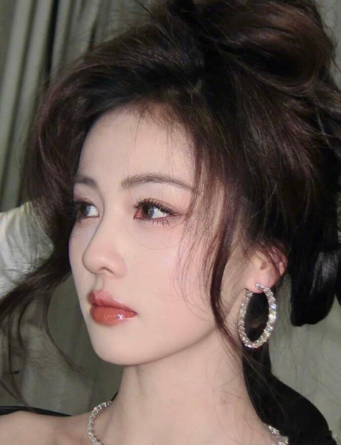 白鹿  ˶> 𐔌 <˶头像｜白鹿白鹿｜ 