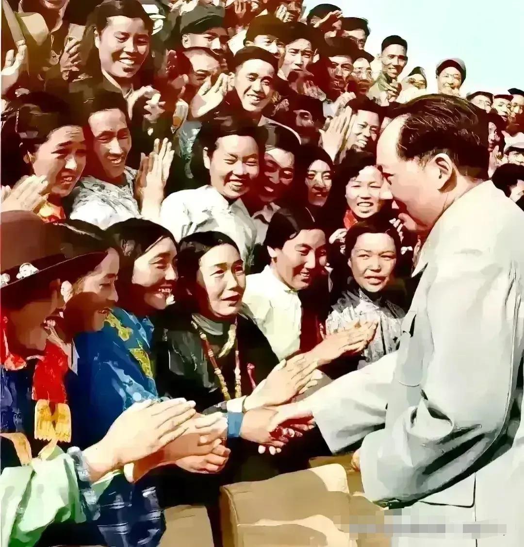 自中华人民共和国成立以来，中国人民逐渐摆脱了长期困扰的饥饿问题，这得益于国家多方