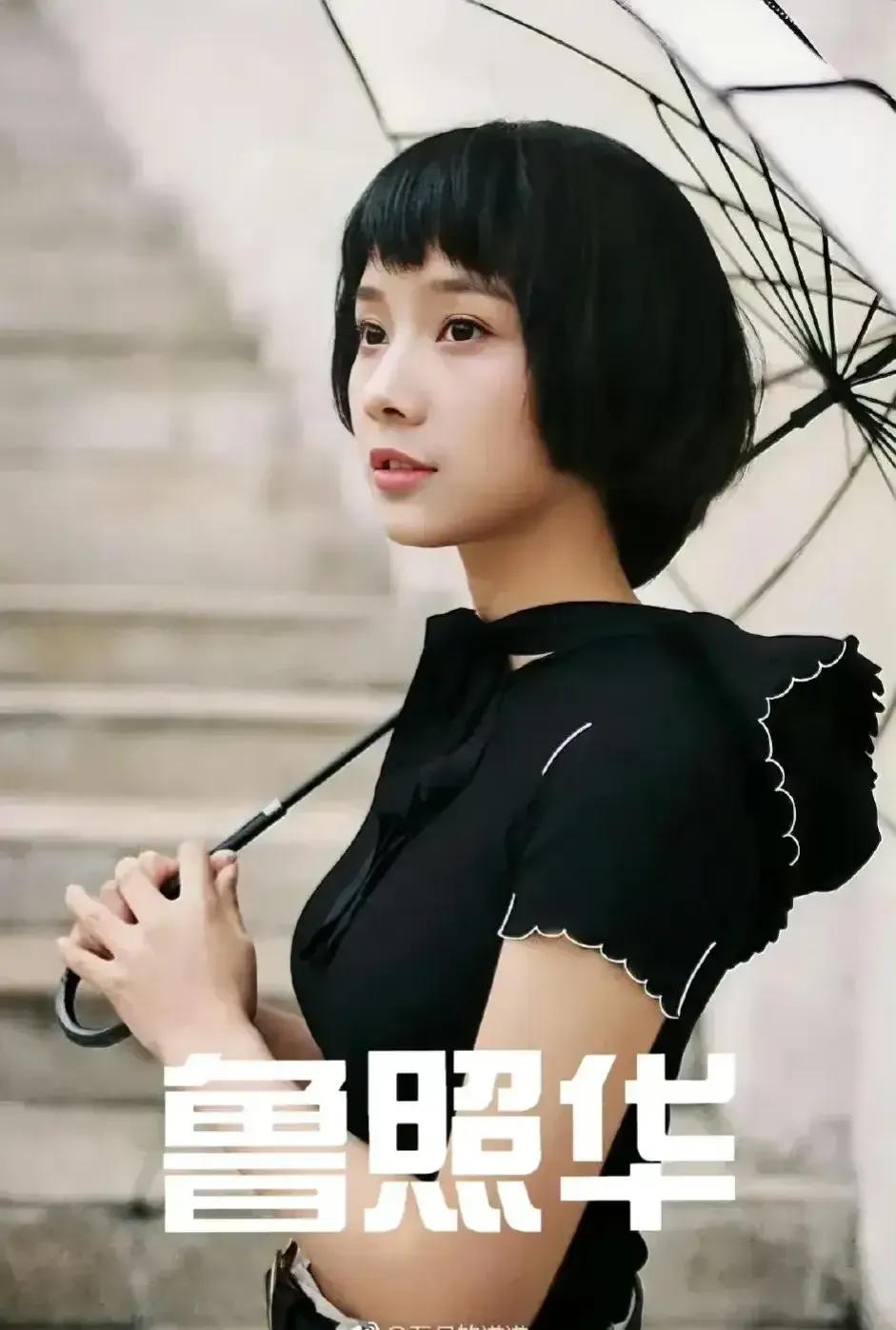1.于正说卢昱晓是下一站天后。
2.于正家的鲁照华就是脚踏实地默默拍戏，签约两年