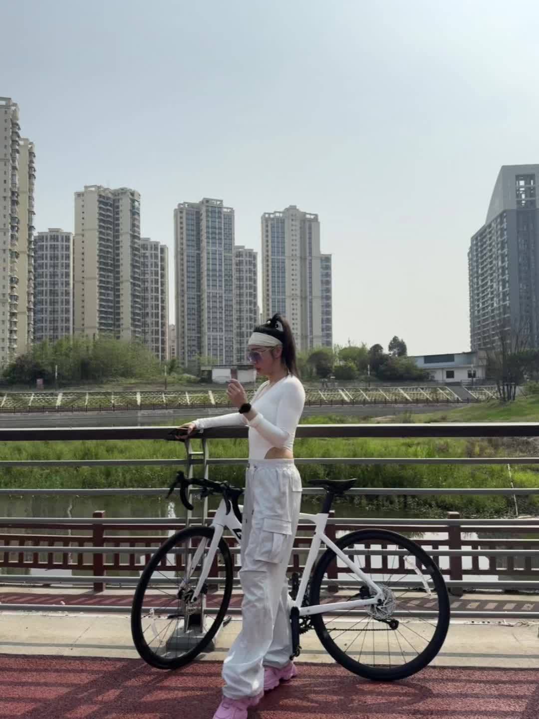 运动女孩的日常 骑单车的女孩 自律即自由 就这样骑进夏天吧 我的日常生活