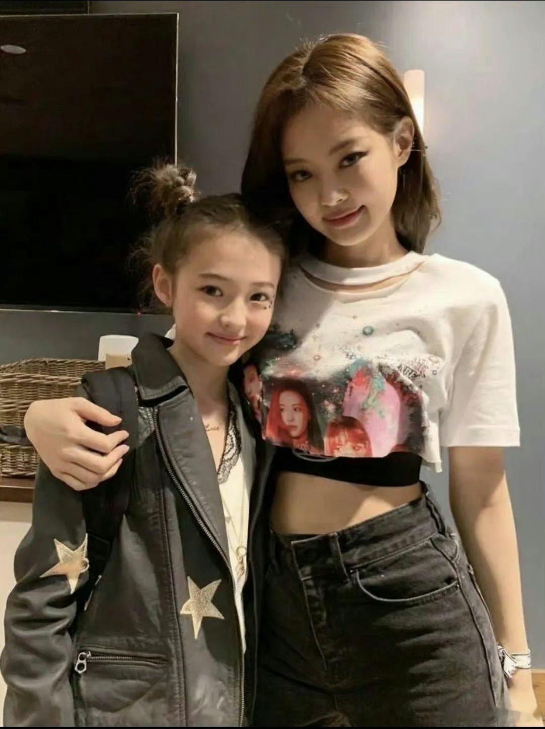 #黑厂新女团MEOVV成员#这个女孩终于出道了，不是说她是YG小公主吗，这么小就