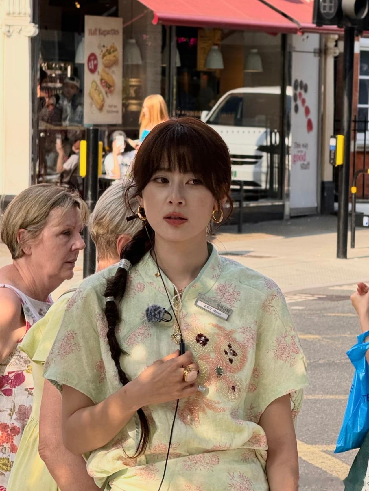 赵昭仪想吃仰望星空派伦敦合伙人轻轻松松贡献综艺名场面，随性又可爱，为整段旅途增添
