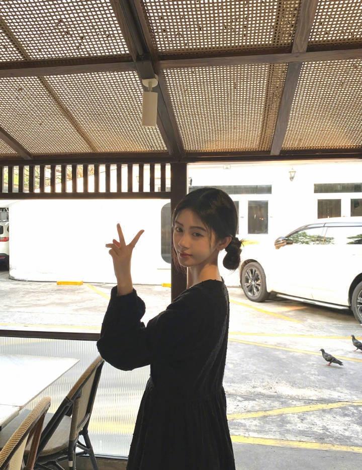 jjy鞠婧祎露芜衣  jjy鞠婧祎月鳞绮纪 

为什么我们会成为恋人 因为命中注