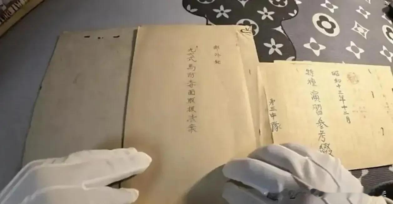 14岁少年捐日军罪证遭“销户”威胁！警方立案保护，网友怒了：必须严惩！

三位少