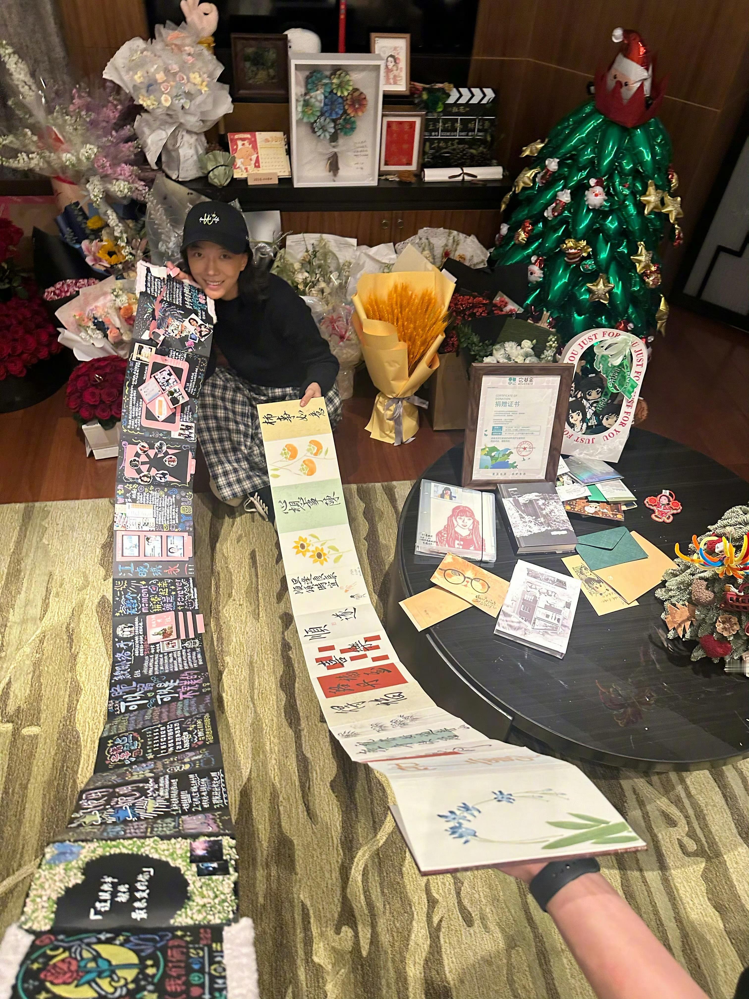 王珞丹打卡了自己的痛楼双向奔赴太好哭！王珞丹现身粉丝打造的专属痛楼，全程暖心互动