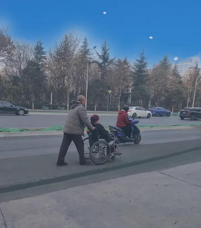 上联:世上无难事;
下联:？ 
上联:世上无难事;
下联:人间有真情。
    