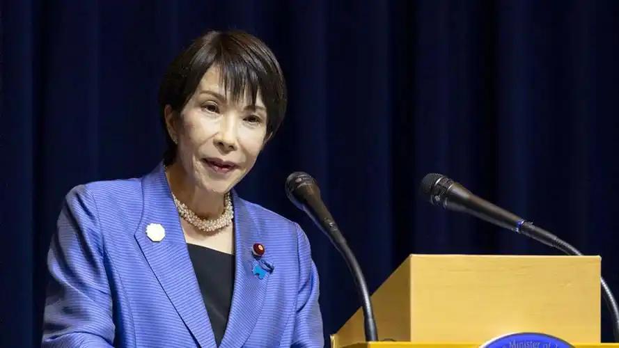 高市早苗这回很尴尬，原本想跟美国高调秀个恩爱，结果等来的却只有十分钟的资源外交。