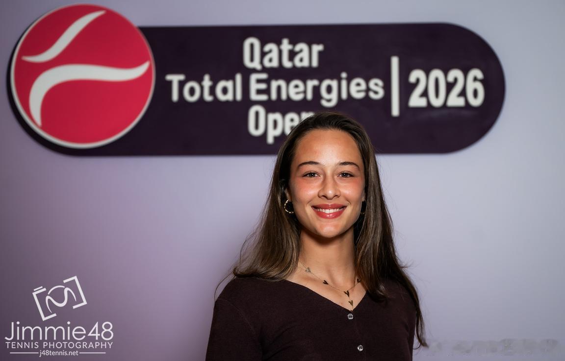 晚宴其他女孩👧森梅兹真的美丽动人，高芙的红黑配色也不错，卡普身材高挑也很迷人，