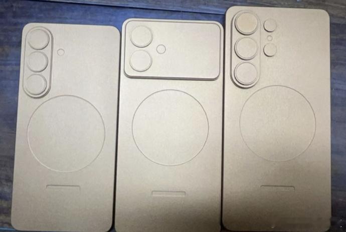 三星原型机撞脸iPhone17Pro有博主在社交平台上晒出了三星Galaxy S
