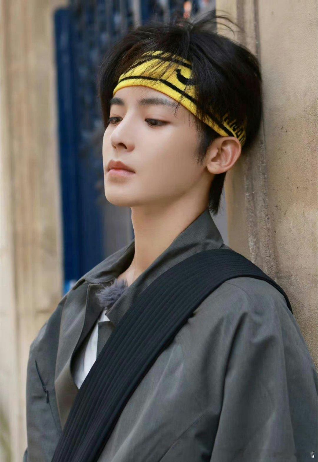 #侯明昊#生日快乐[打call][打call][打call]卸妆水真心好用，强推