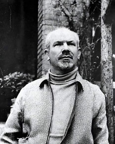 我一直以为白求恩就是个好人，课本里那种，脸谱化的好人。
直到今天，我才知道，这根