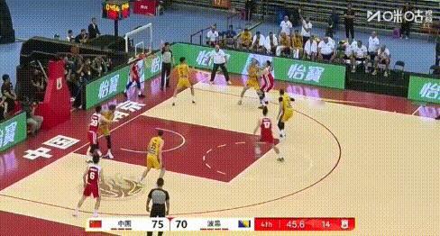 28失误！关键40秒3失误险被逆转，男篮有后卫吗？
胡明轩5个、廖三宁7个、程帅