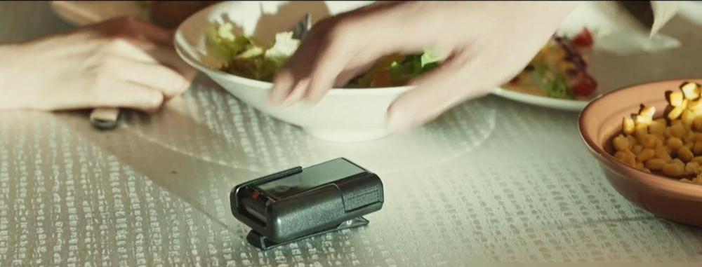 传呼机不是微信，别乱喊“滴滴一下”。
94年你真想叫人，得先冲进电话亭，掏出硬币