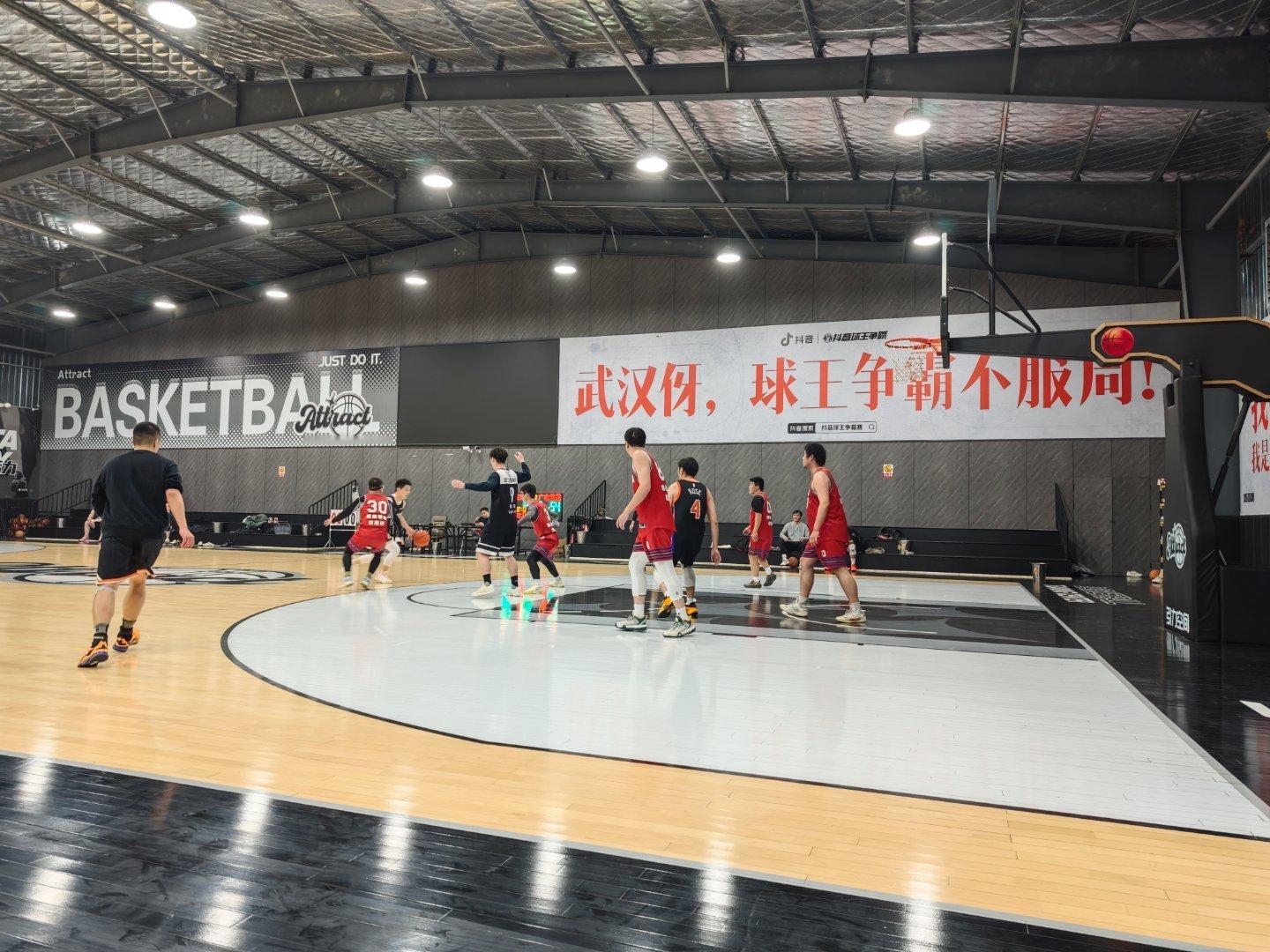 回武汉直奔篮球场！🏀🔥
