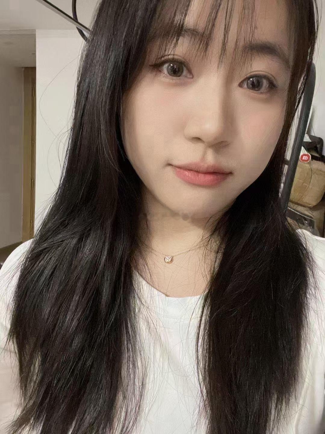 性别：女籍贯：四川目前所在地：雅安年龄：26身高：164体重：45kg工作：美术