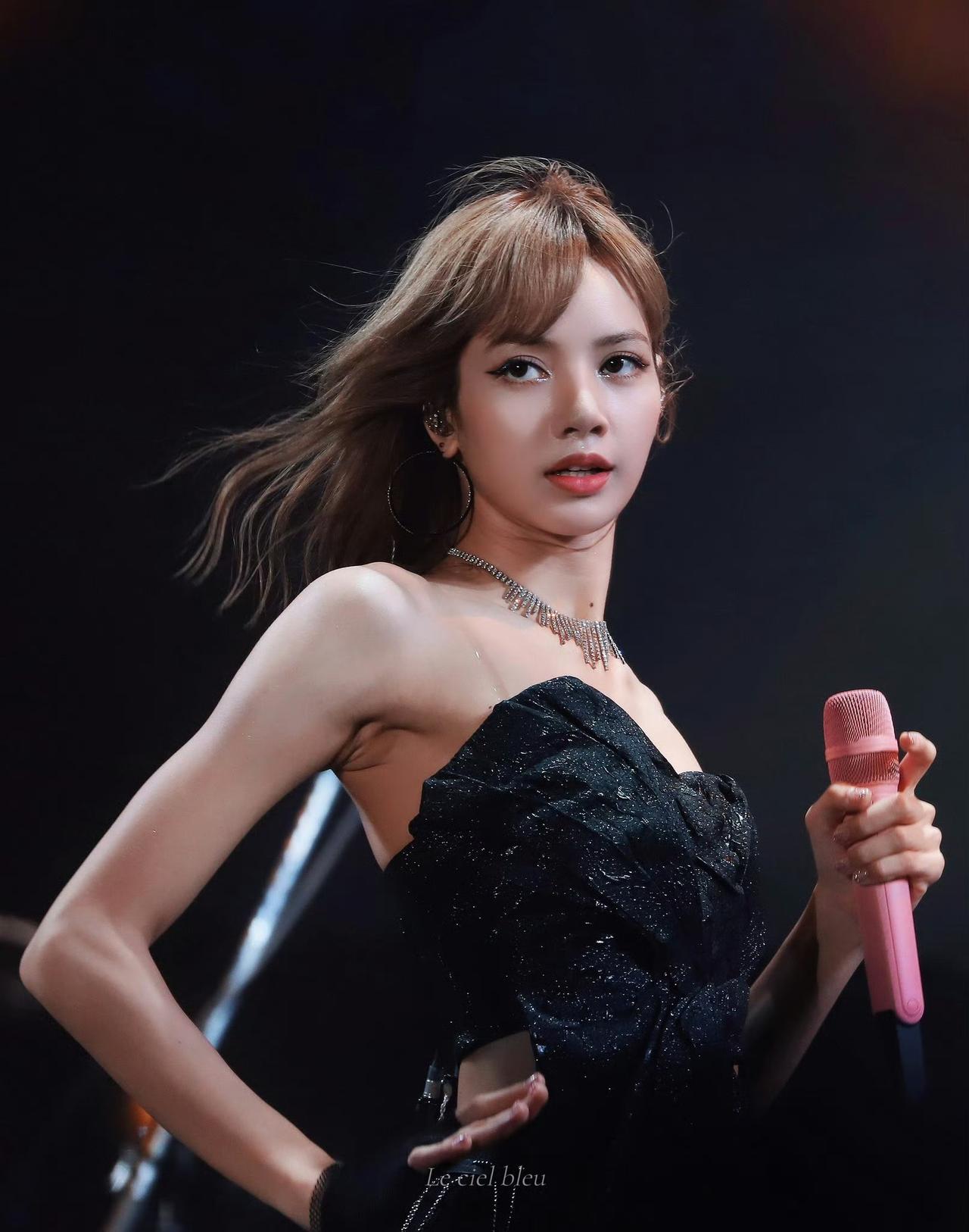 这两张可以说是神级舞台图了[爱慕]