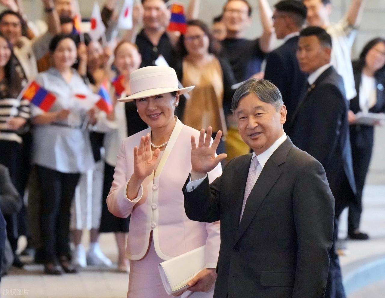 日本这一场“昭和百年大典”，连民族主义者都觉得尴尬。

4月下旬某天，东京日本武