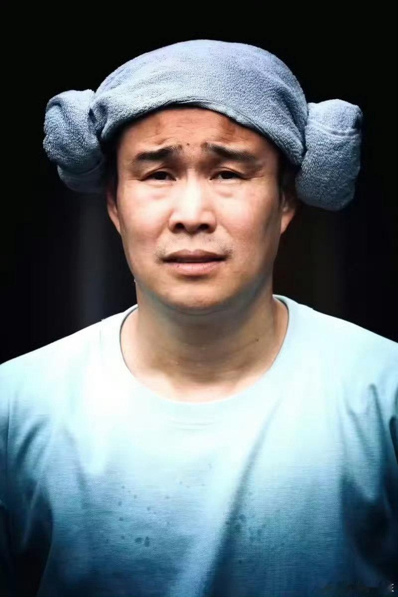 郭晓东拍的小沈阳一张比一张好笑郭晓东拍的小沈阳VS其他哥哥 前几天还在羡慕别的哥