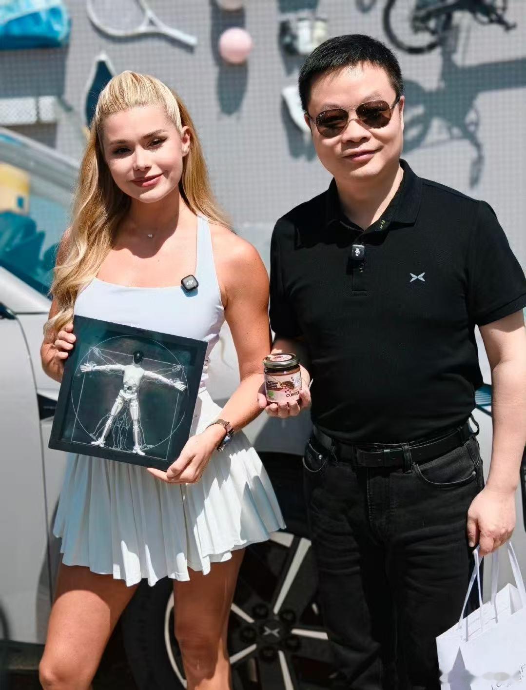 全球健身女王帕梅拉种草MONAL03 从健身房自律生活到城市通勤出游，帕梅拉的全