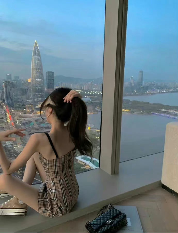 “ 是我太懂事让你觉得我不需要  还是爱得太满让你觉得不用珍惜         