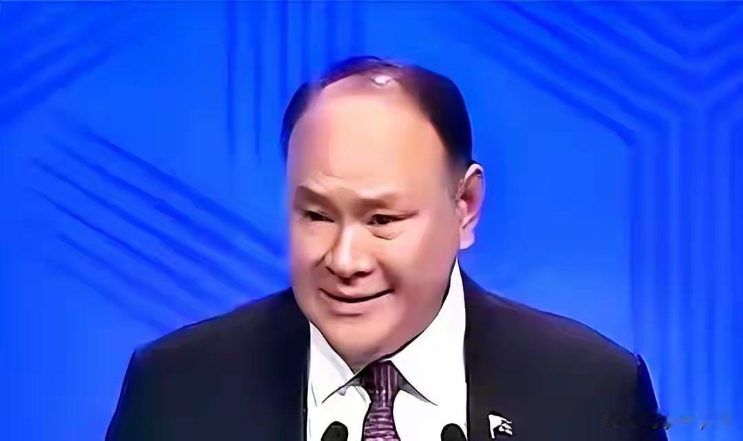那位菲律宾防长特奥多罗，在香格里拉会上把中国给的化肥和柴油说成是“包装和欺骗”。