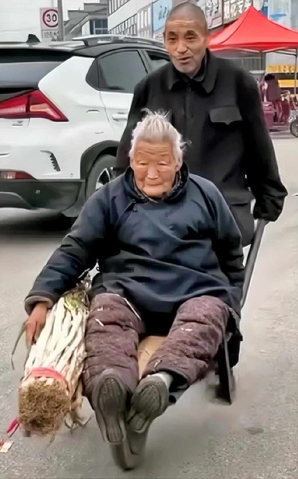 孝在于行，
道存于心。