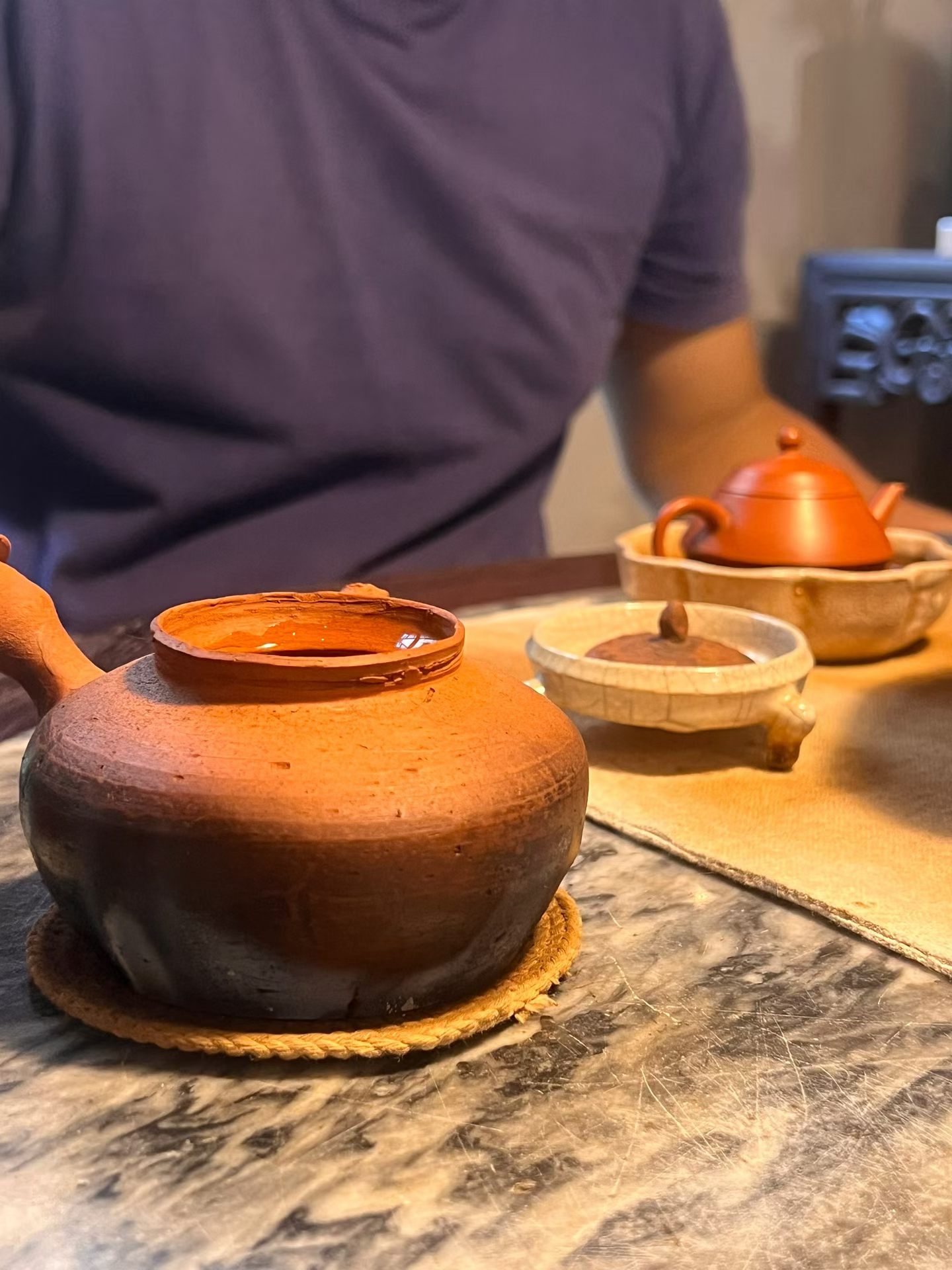 茶道[超话]  读书是向内求索，喝茶是向内静心。在茶香袅袅中品读文字，在静谧时光