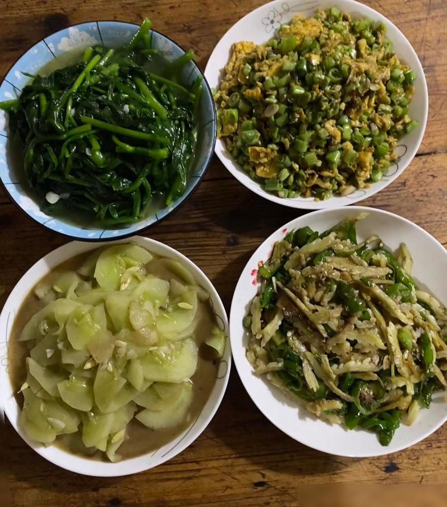 妹妹一家来看我，我问她吃什么菜我给你做，妹妹说，随便就好了，

说真的我之前可在