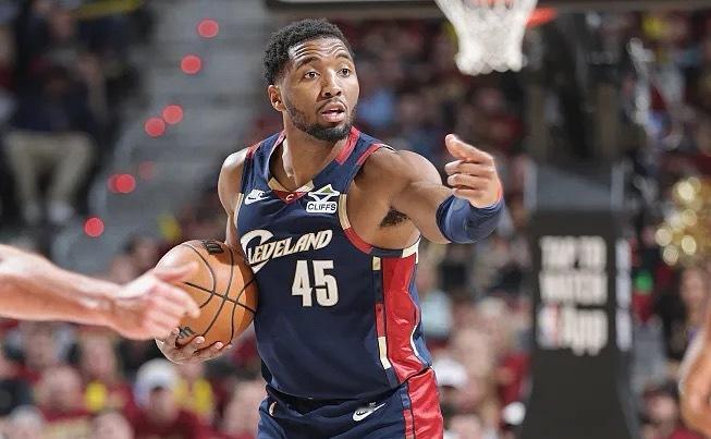 明日，NBA季后赛首轮继续进行，G4猛龙将在主场迎战骑士，目前系列赛比分骑士2-