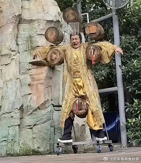 果然人要学会知足常乐啊看看张国霖就知道了以前好的时候可能一天2w都止不住，现在呢