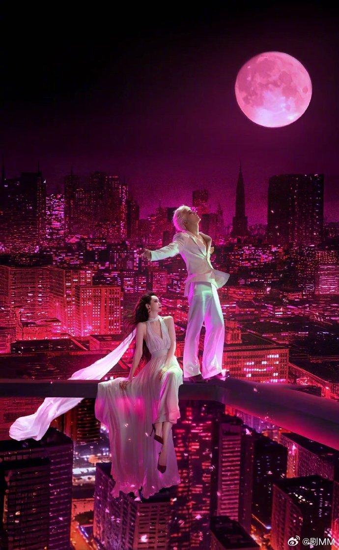 戚薇李承铉情人节秀恩爱 戚薇李承铉科技感大片，太会拍了吧！戚薇李承铉科技感大片