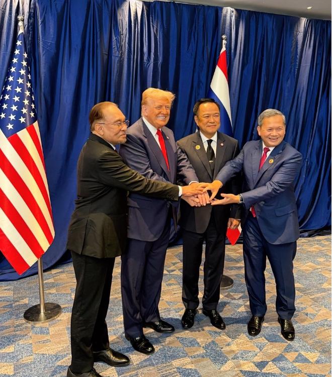 在特朗普的所谓见证下，当地时间10月26日，泰国和柬埔寨在马来西亚吉隆坡签署了和