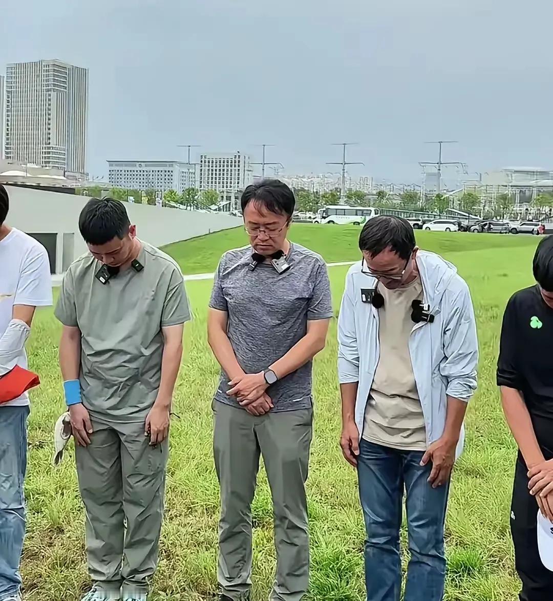 俞敏洪们就是“魔术企业家”，要是让他和他之类的人，得到机会，管理社会，后果不堪设