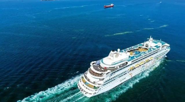 比造航母还难？50亿国产邮轮亏到卖船，央企都扛不住！朋友们注意了！比造航母还费劲