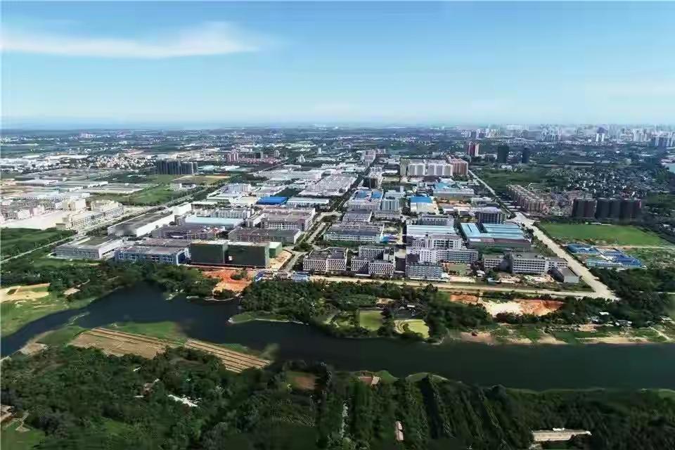 朋友林姐最近和家里的住家保姆张姨聊开了，张姨随口说的一句话，让她琢磨了好几天：再