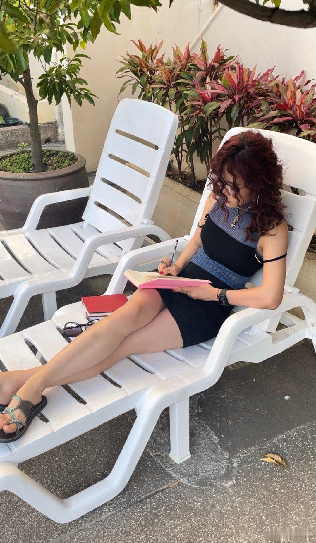 Kissing and hope they caught us Whether 