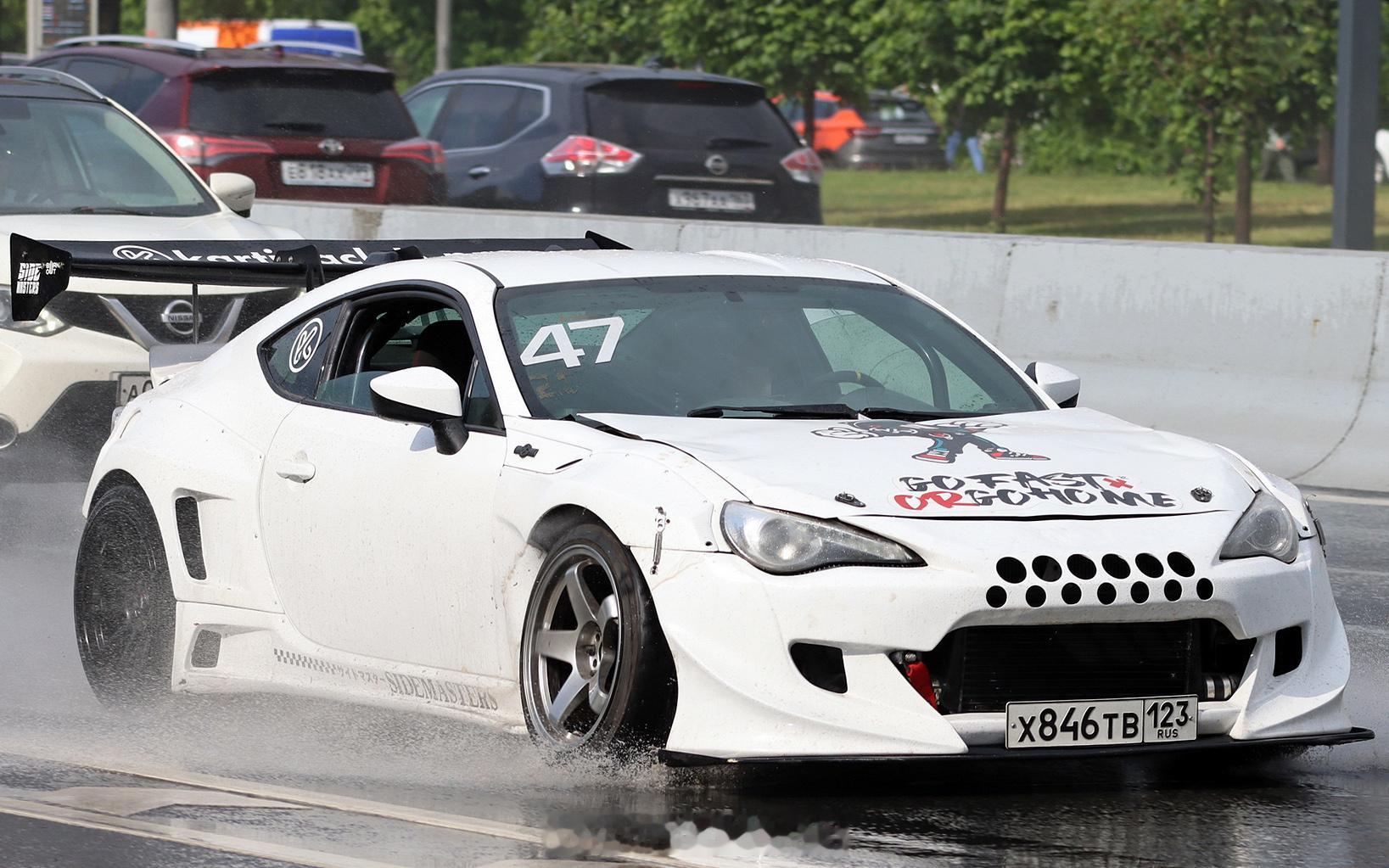 Toyota 86 / Zeekr 001 / Honda S2000Avatr