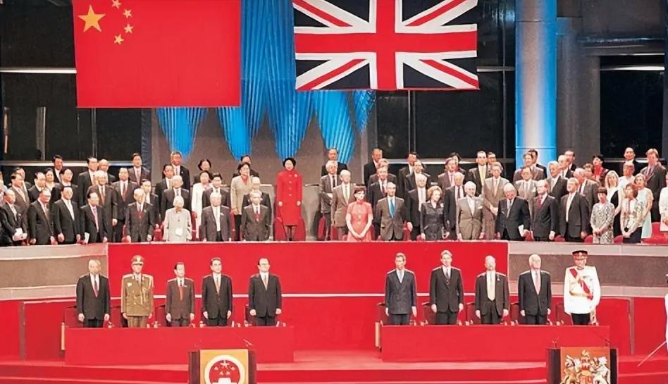 咱们很多人都认为香港之所以能回归，是因为租期到了，但其实根本不是那么回事。如果英