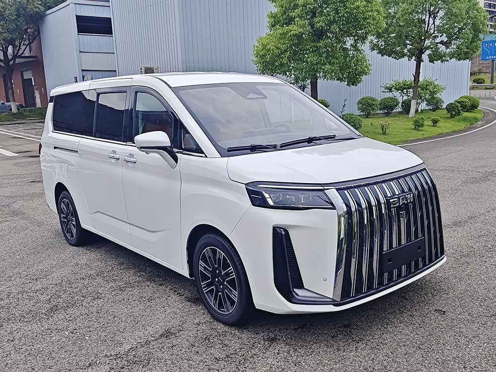 工信部401批次新车：北京汽车制造厂锐胜M8