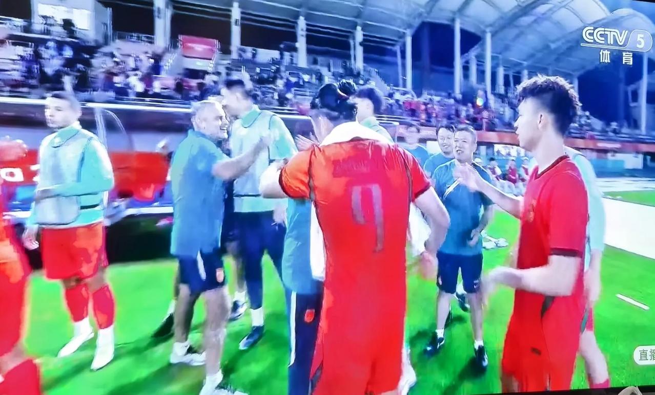 赢了！赢了！U23国足逆转，2：1！战胜朝鲜队！亚运会开门红！
不太容易了！这场