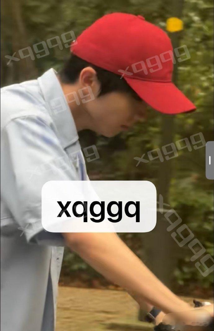 马嘉祺我们生活在南京拍摄路透马嘉祺新剧骑自行车路透 马嘉祺新剧南京拍摄，骑自行车