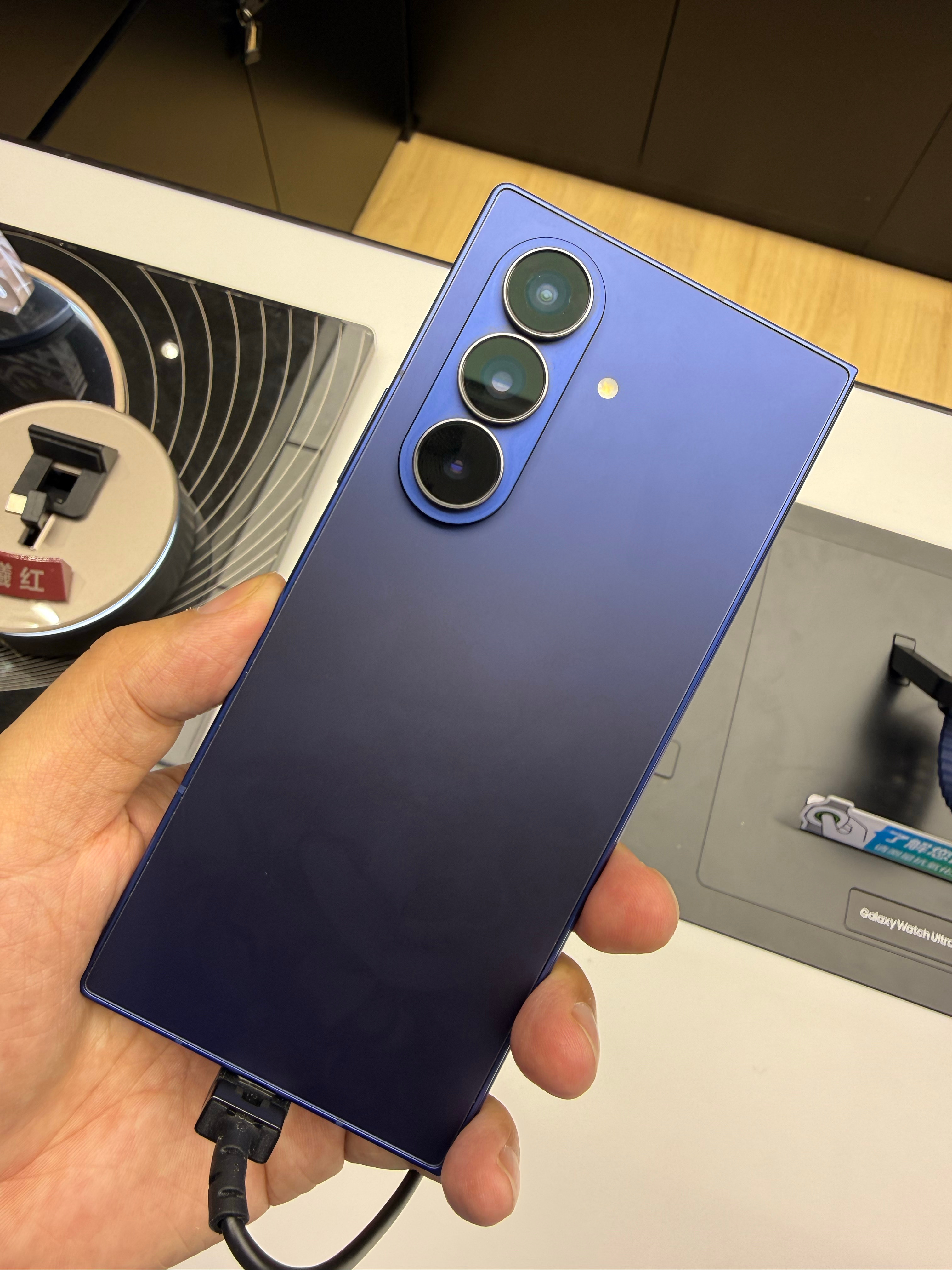 安卓版隔空投送来了安卓和 iPhone 互传文件这事，终于有点往前走了。消息说谷