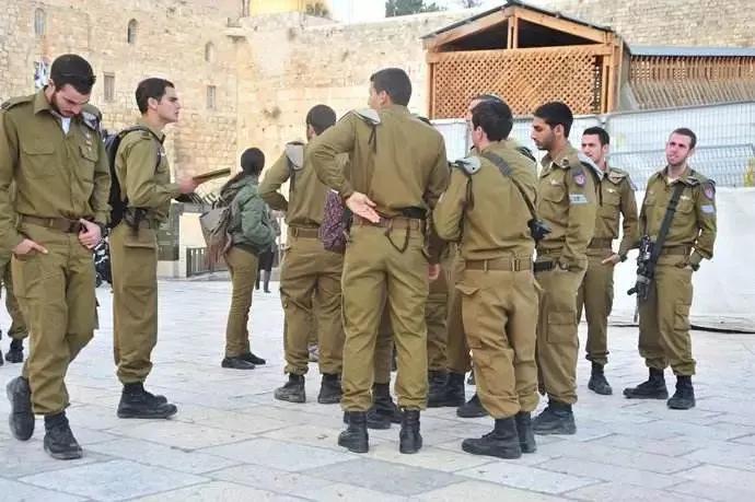 自从埃及拿回西奈半岛之后，就再也没有跟以色列作对了，哈马斯，黎巴嫩真主党，胡赛武