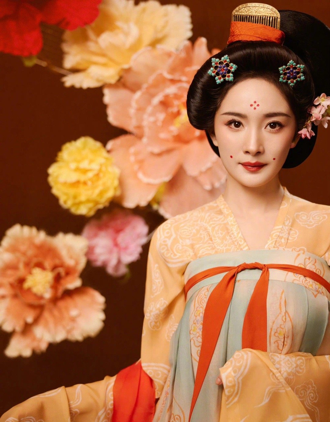 浓妆淡抹总相宜…唐代仕女从画卷中走出来的感觉！#杨幂唐装# ​​​