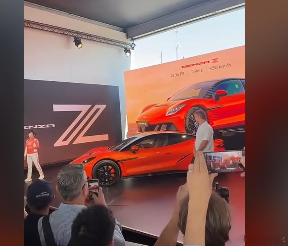 腾势Z百公里加速度为1.96秒，我的乖乖！对比一下未交付的特斯拉Roadster