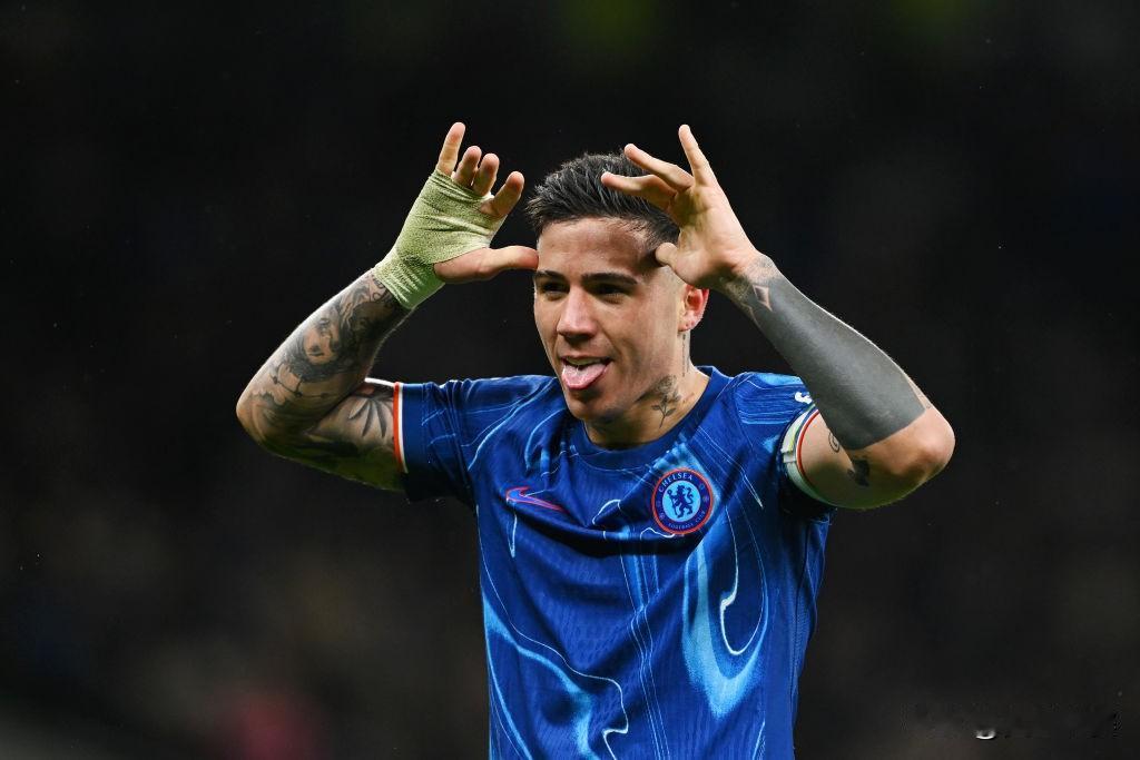 状态⬆️⬆️⬆️

恩佐各项赛事近5场发挥：

🅰️ vs阿森纳
⚽️🅰️ 