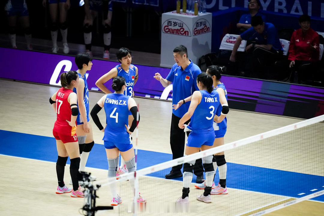 中国女排vs捷克女排 中国女排🇨🇳0-3不敌捷克女排🇨🇿无缘开门红，三局