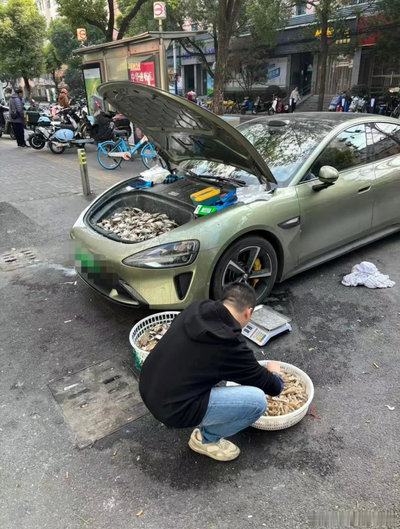 小米SU7还能这么用？长姿势了